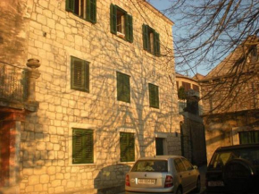 Apartments and rooms with parking space Lastovo - 13678